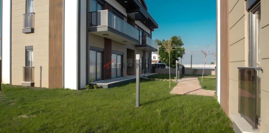 1+1 Apartment  in Serik, Antalya, Turkey No. 223062