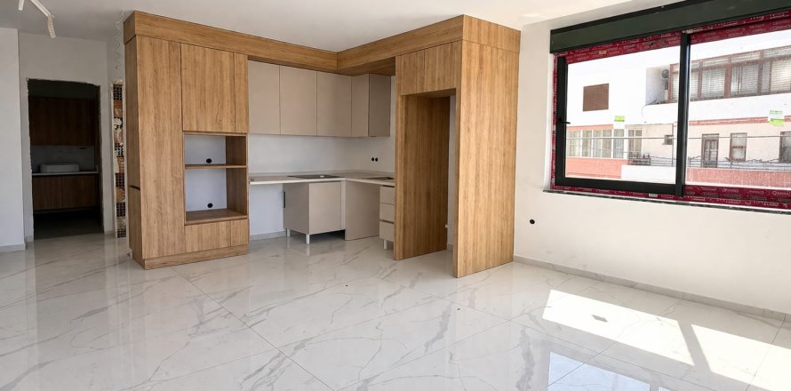1+1 Apartment in Oba, Antalya, Turkey No. 221766