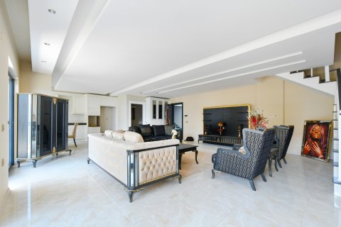 Аренда квартиры  в Аланье, Анталье, Турция 3+1, 200м2, №216775 – фото 12