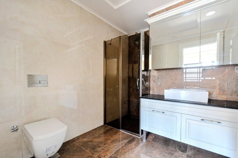 Аренда квартиры  в Аланье, Анталье, Турция 3+1, 200м2, №216775 – фото 26