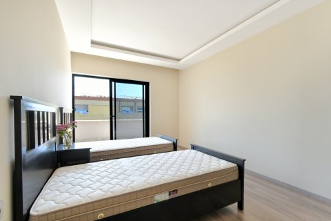 Аренда квартиры  в Аланье, Анталье, Турция 3+1, 200м2, №216775 – фото 21