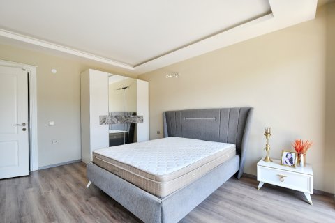 Аренда квартиры  в Аланье, Анталье, Турция 3+1, 200м2, №216775 – фото 20