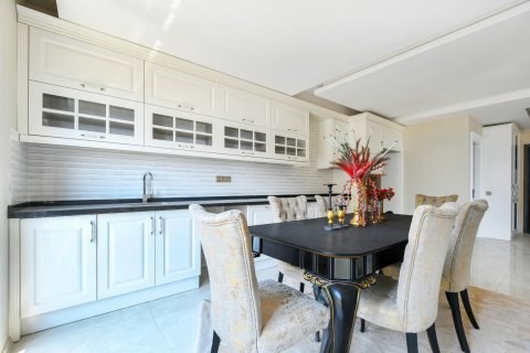 Аренда квартиры  в Аланье, Анталье, Турция 3+1, 200м2, №216775 – фото 15