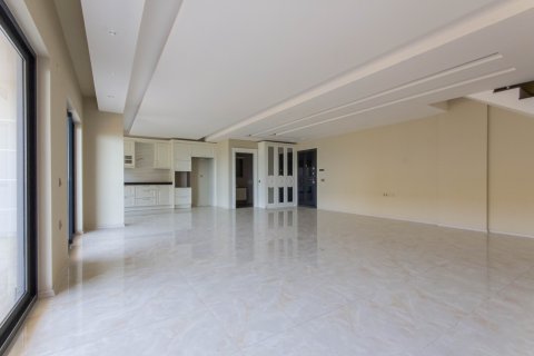 Аренда квартиры  в Аланье, Анталье, Турция 3+1, 200м2, №216773 – фото 12
