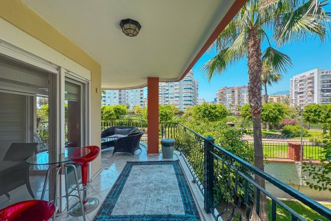 Аренда квартиры  в Аланье, Анталье, Турция 4+1, 260м2, №216771 – фото 17