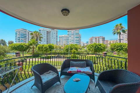 Аренда квартиры  в Аланье, Анталье, Турция 4+1, 260м2, №216771 – фото 13