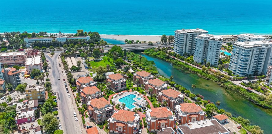 Квартира  4+1 в Аланье, Анталья, Турция №216771