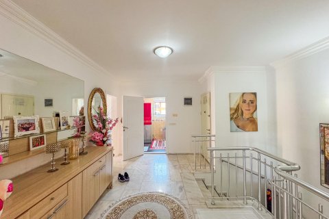 Аренда квартиры  в Аланье, Анталье, Турция 4+1, 260м2, №216771 – фото 11