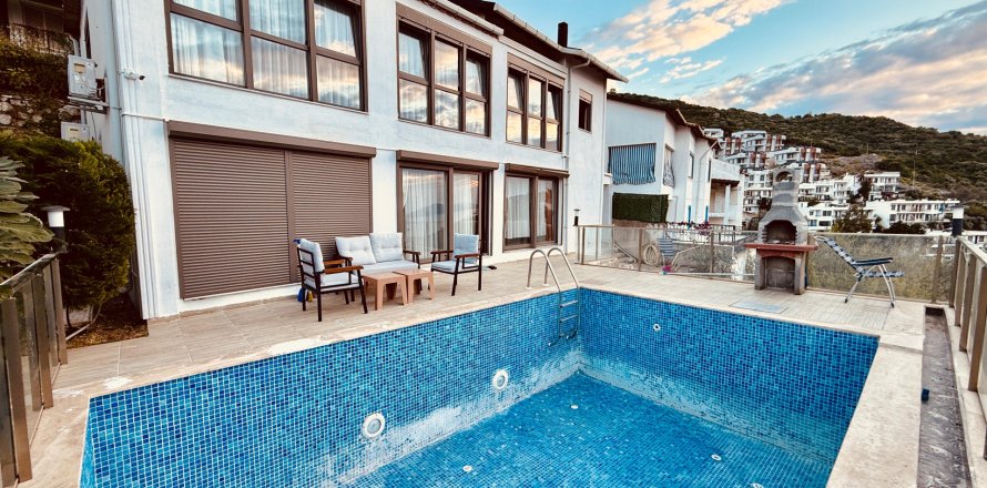 3+1 Villa  i Milas, Mugla, Tyrkia Nr. 217840