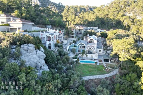 ویلا در  Marmaris ، ترکیه 4 خوابه ، 260 متر مربع.  شماره 233396 - 2