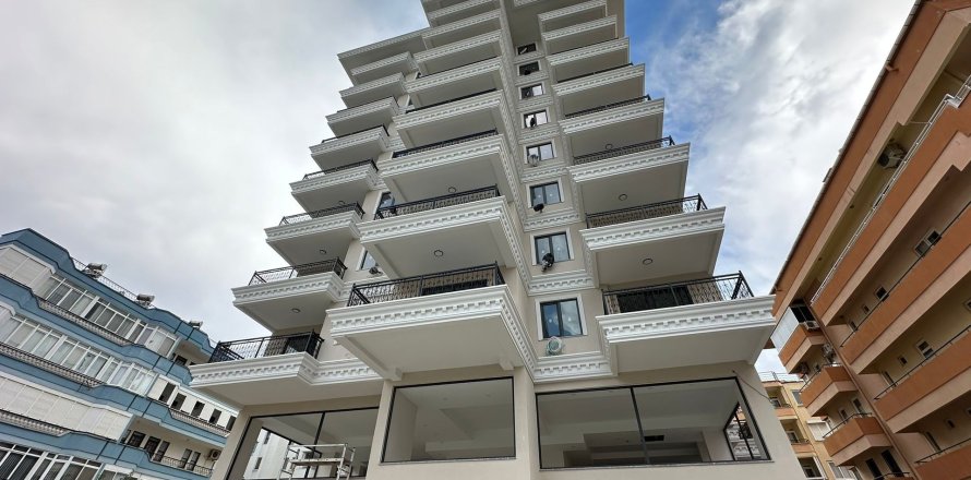 2+1 Lägenhet  i Mahmutlar, Antalya, Turkiet Nr. 216001