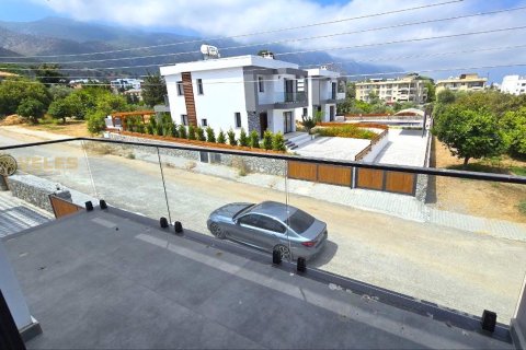 3+1 Villa  i Alsancak, Girne,  Nr. 213937 - 6