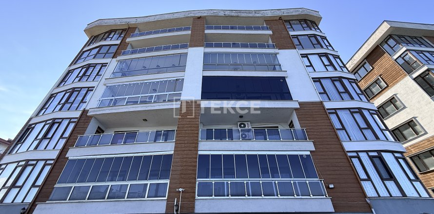 3+1 Apartment in Akcaabat, Trabzon, Turkey No. 215185