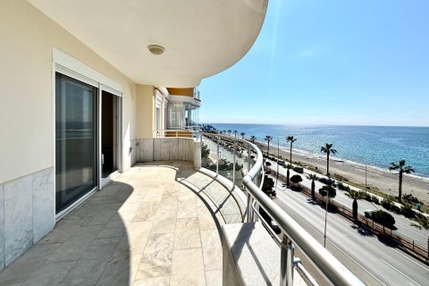 Аренда квартиры  в Аланье, Анталье, Турция 2+1, 135м2, №216627 – фото 2