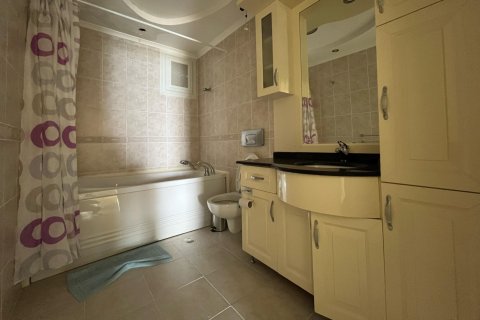 Аренда квартиры  в Аланье, Анталье, Турция 4+1, 250м2, №216625 – фото 19