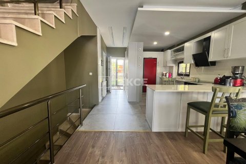 Продажа виллы  в Бююкчекмедже, Стамбуле, Турция 4+1, 200м2, №221828 – фото 14