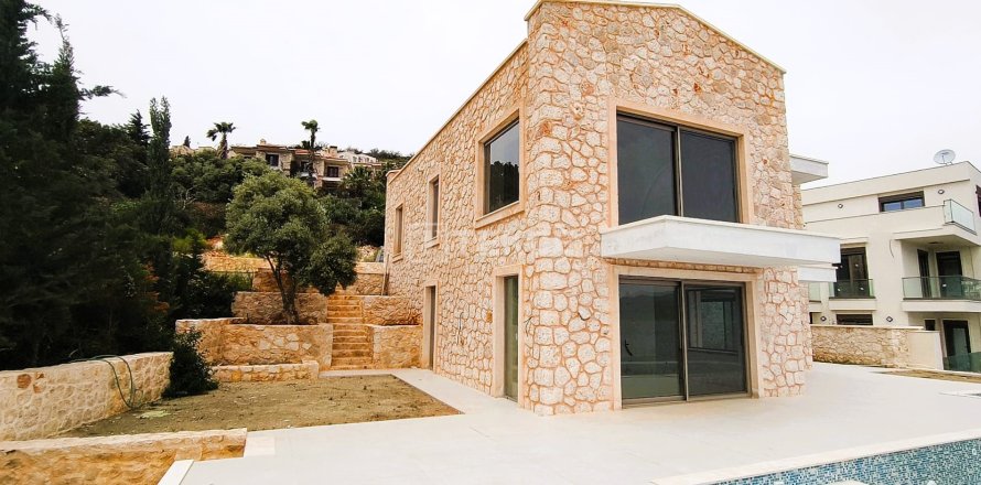 4+1 Villa  in Kas, Antalya, Turkey No. 223267