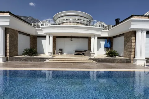 آپارتمان در  Aegean Region ، ترکیه 4 خوابه ، 650 متر مربع.  شماره 223521