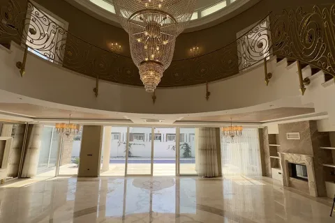 آپارتمان در  Aegean Region ، ترکیه 4 خوابه ، 650 متر مربع.  شماره 223521 - 16