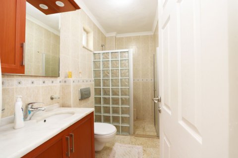 ویلا در  Alanya ، ترکیه 2 خوابه ، 135 متر مربع.  شماره 218948 - 14