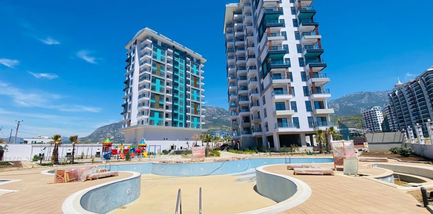 2+1 Apartment  in Mahmutlar, Antalya, Turkey No. 216112