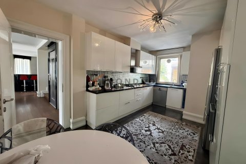 7+1 Lejlighed i Sariyer, Istanbul, Tyrkiet Nr. 228930 - 16