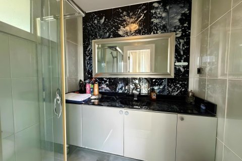 7+1 Lejlighed i Sariyer, Istanbul, Tyrkiet Nr. 228930 - 30