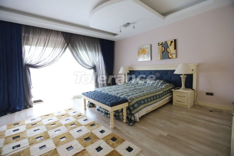 ویلا در  Kemer ، ترکیه 3 خوابه ، 200 متر مربع.  شماره 213243 - 19