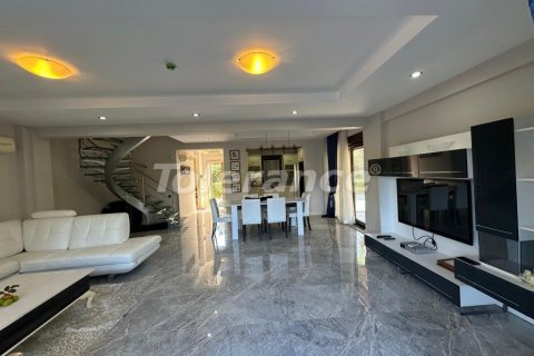 ویلا در  Kemer ، ترکیه 3 خوابه ، 200 متر مربع.  شماره 213243 - 11