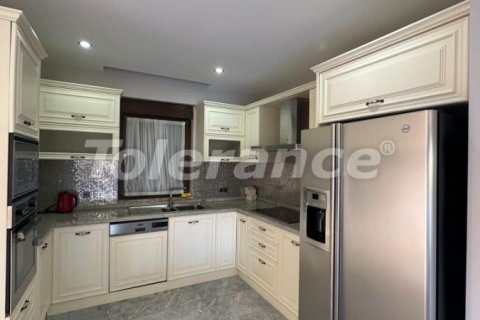ویلا در  Kemer ، ترکیه 3 خوابه ، 200 متر مربع.  شماره 213243 - 15