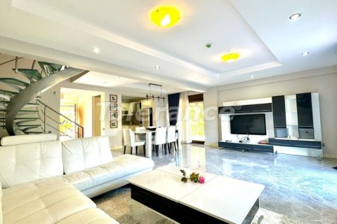 ویلا در  Kemer ، ترکیه 3 خوابه ، 200 متر مربع.  شماره 213243 - 12