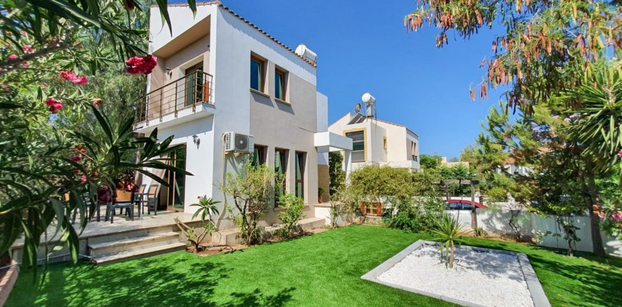 Вилла  4-х ком. в Гирне, Северный Кипр №214748