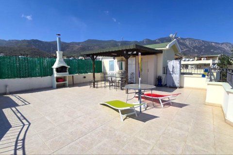 آپارتمان در  Alsancak ، ترکیه 3 خوابه ، 175 متر مربع.  شماره 214581 - 4