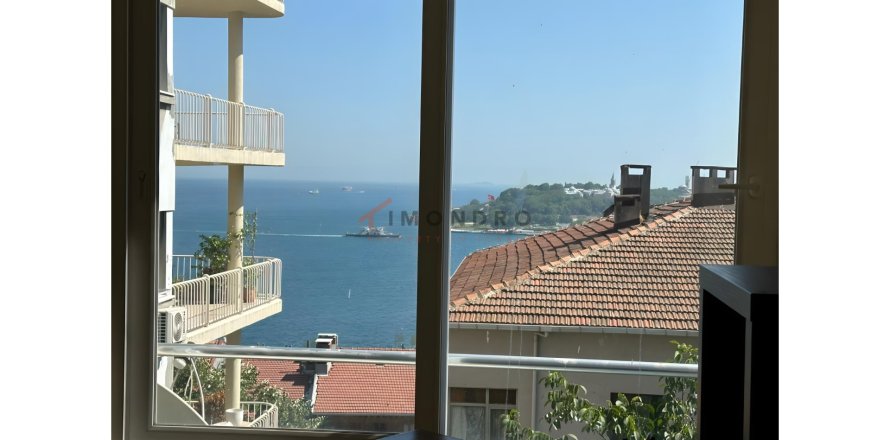 2+1 Lejlighed  i Beyoglu, Istanbul, Tyrkiet Nr. 216139