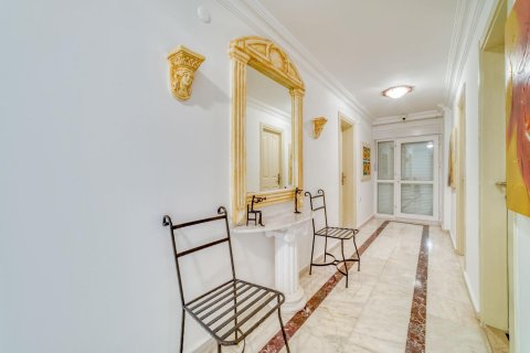 Аренда квартиры  в Аланье, Анталье, Турция 5+1, 265м2, №216889 – фото 16