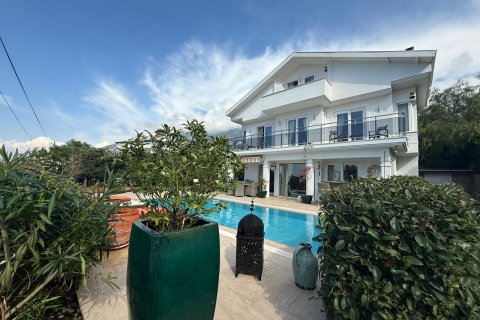 Villa for sale  in Fethiye, Mugla, Turkey, 4 bedrooms, 200m2, No. 212177 – photo 1