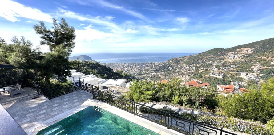 Villa  4+1  Alanya, Antalya, Türkiye №224667