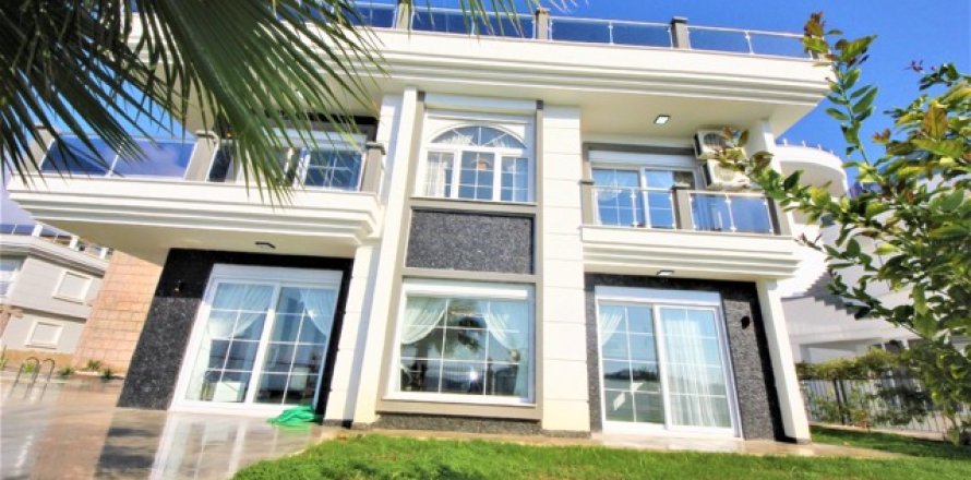 3+1 Villa  in Antalya, Turkey No. 222821