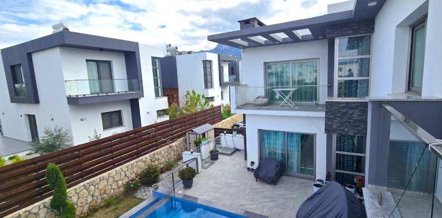 4+1 Villa  i Catalkoy, Girne,  Nr. 214519