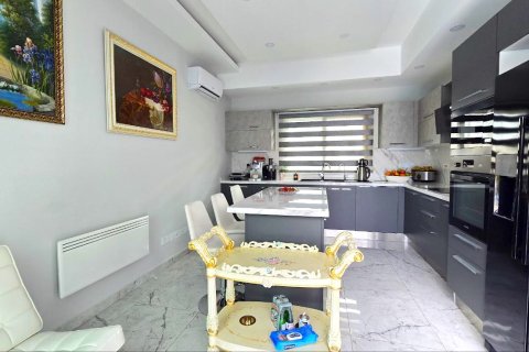 4+1 Villa  i Catalkoy, Girne,  Nr. 214519 - 19