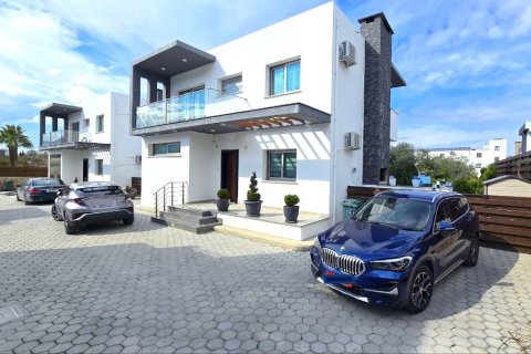 4+1 Villa  i Catalkoy, Girne,  Nr. 214519 - 23