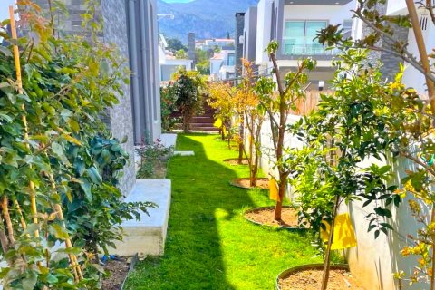 4+1 Villa  i Catalkoy, Girne,  Nr. 214519 - 12