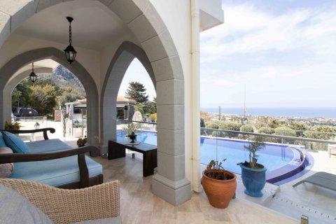 Продажа виллы  в Гирне, Северный Кипр 4+1, 280м2, №211809 – фото 27