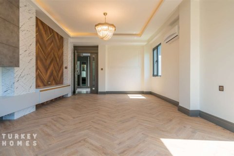 ویلا در Istanbul ، ترکیه 5 خوابه ، 635 متر مربع. شماره 233613 - 19