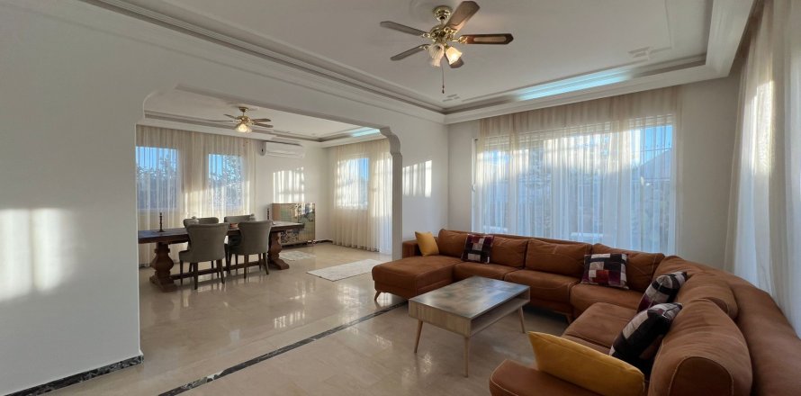 ویلا در  Konakli ، ترکیه 2 خوابه ، 580 متر مربع.  شماره 218850