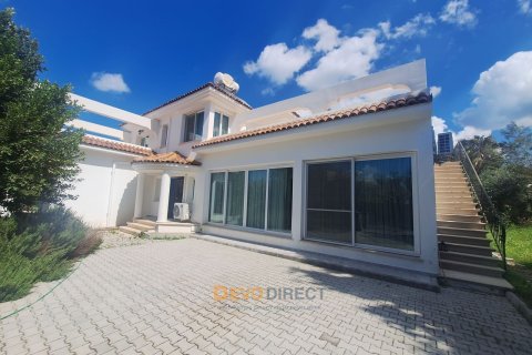 Villa for sale in Girne, Northern Cyprus, 4 bedrooms, 220m2, No. 225696 – photo 9