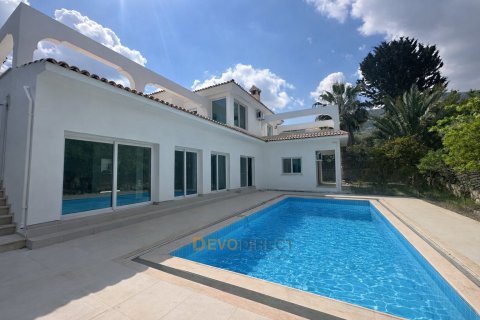 Villa for sale in Girne, Northern Cyprus, 4 bedrooms, 220m2, No. 225696 – photo 3