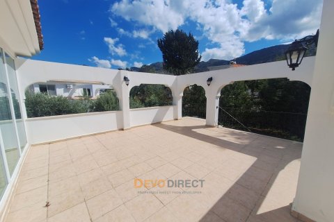 Villa for sale in Girne, Northern Cyprus, 4 bedrooms, 320m2, No. 225697 – photo 10