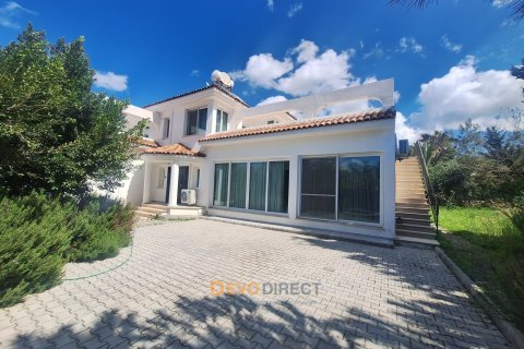 Villa for sale in Girne, Northern Cyprus, 4 bedrooms, 320m2, No. 225697 – photo 12
