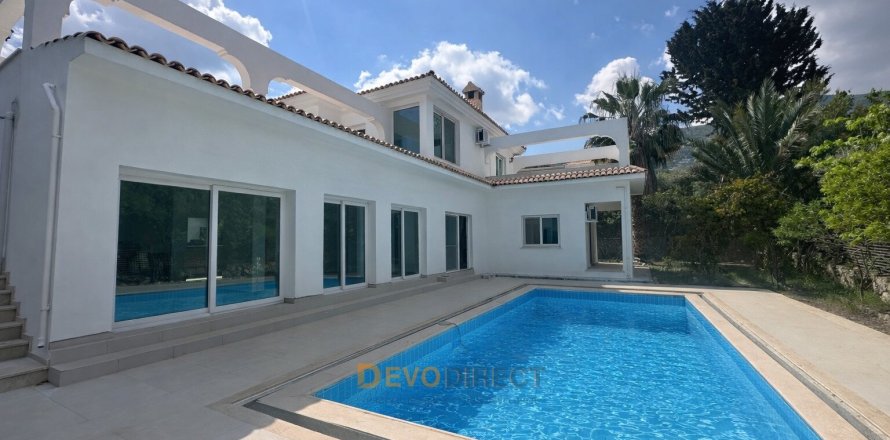4+1 Villa i Girne, Nr. 225698